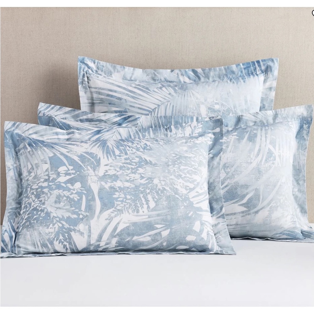 2 Pottery Barn Layla Palm Percale STANDARD Shams Beach Palm Blue White Tropical